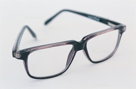 تصویر با کیفیت عینک ذره بینی